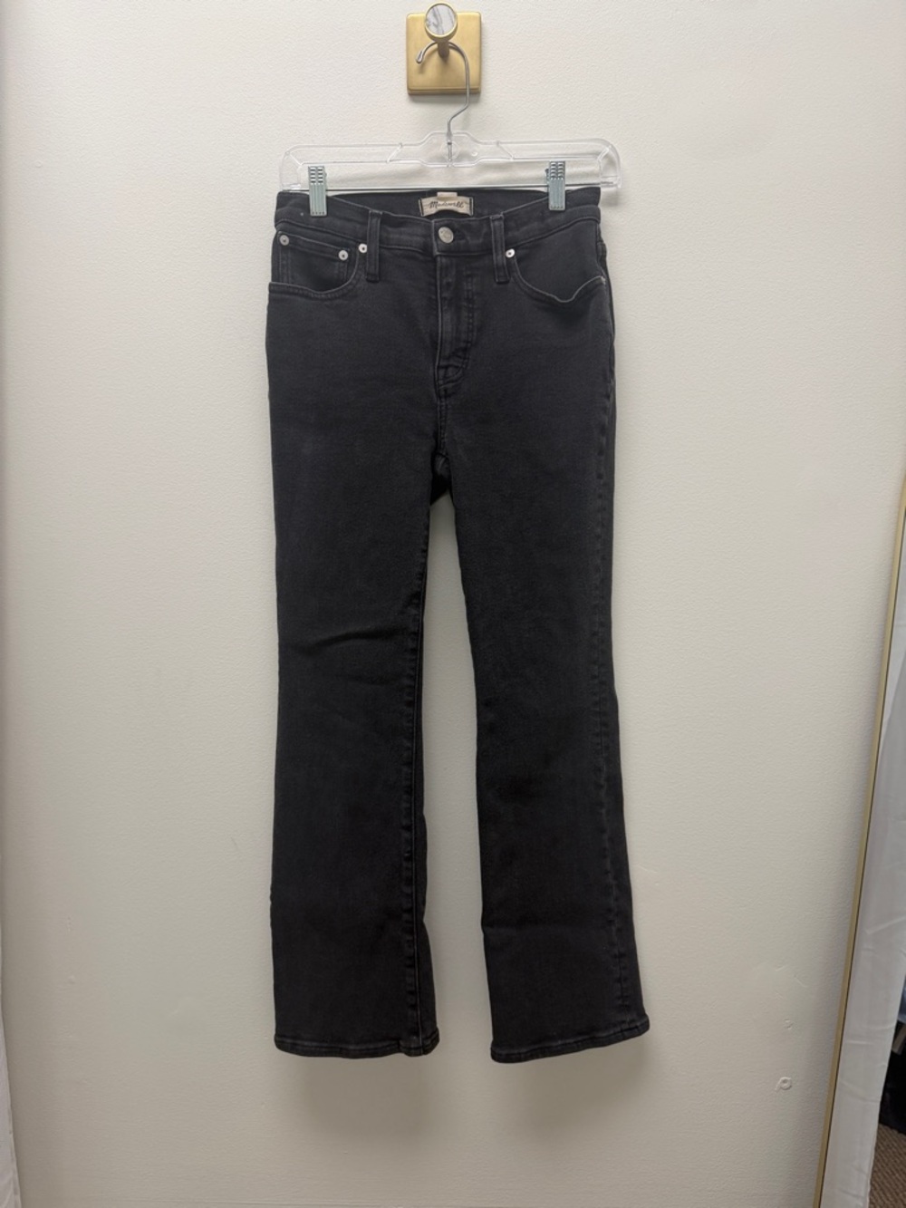 MADEWELL mid-rise faded black kick out jeans. sz 25